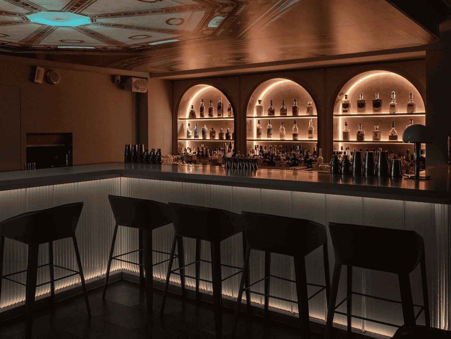 UNME 酒吧設計作品-Healer Bar 商業空間設計、餐酒館、酒吧空間設計、吧台設計、吧檯動線規劃