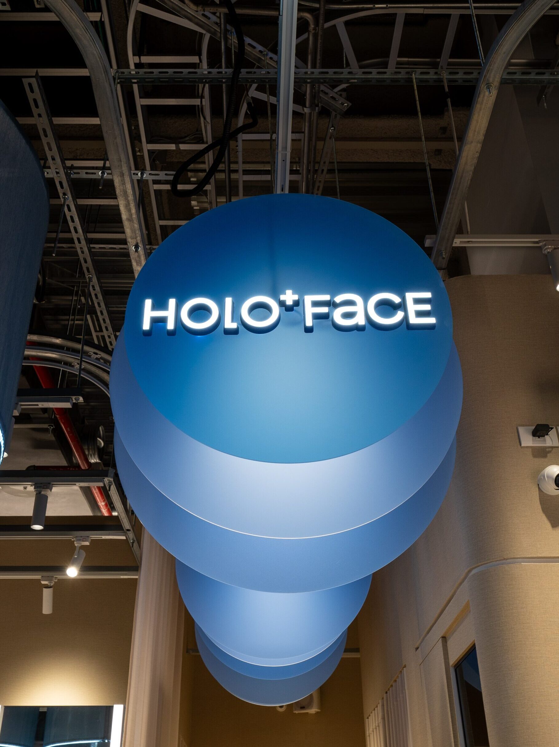 UNME 商業空間設計作品-Holo+FACE